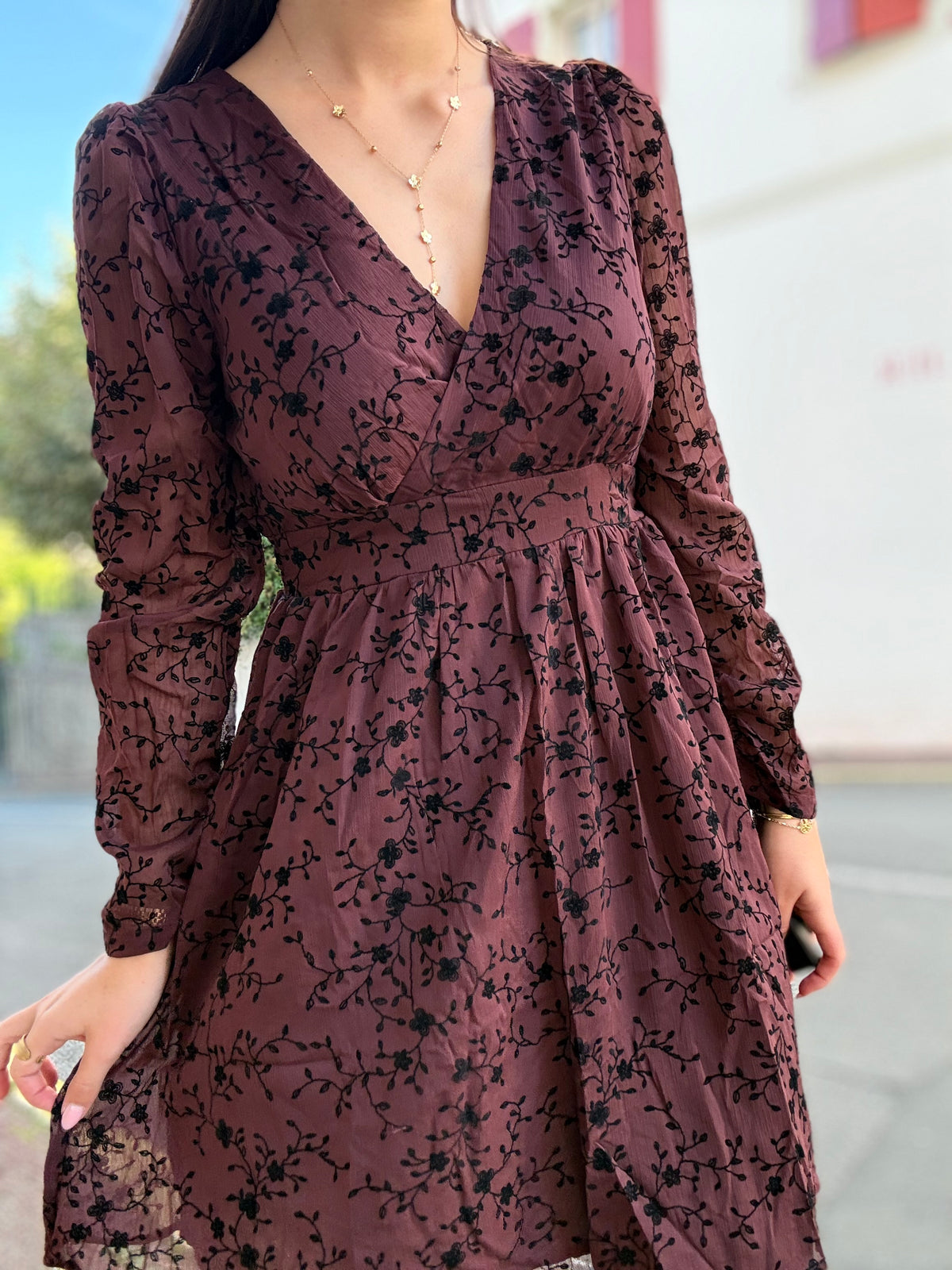 Robe fleurie chocolat femme à dos smocké