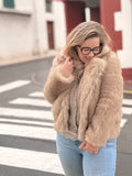 🧸 la fausse fourrure taupe canon – look chic & cosy