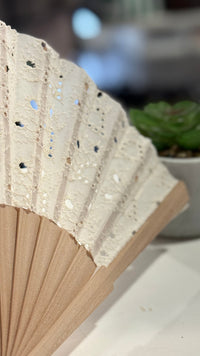Éventail en bois dentelle anglaise