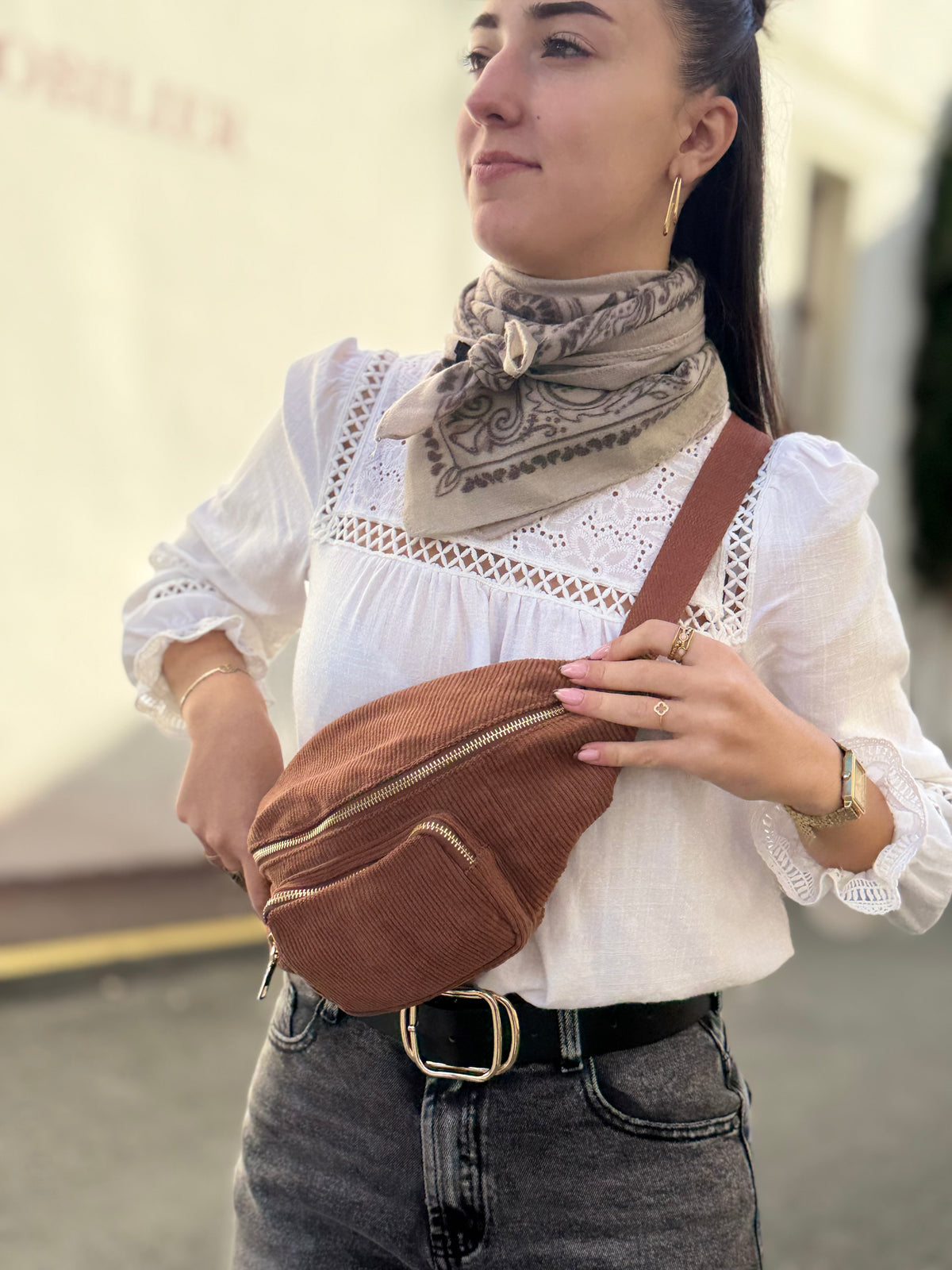 Sac banane femme effet velours – Marine, noir et camel