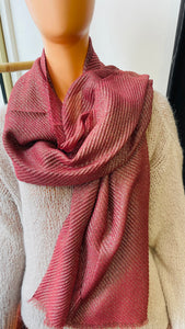 Foulard rose fluide pailletée