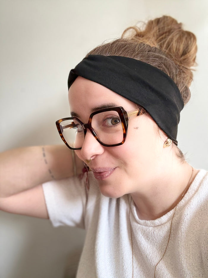 ✨ Bandeau cheveux noué – L’allié des matins pressés