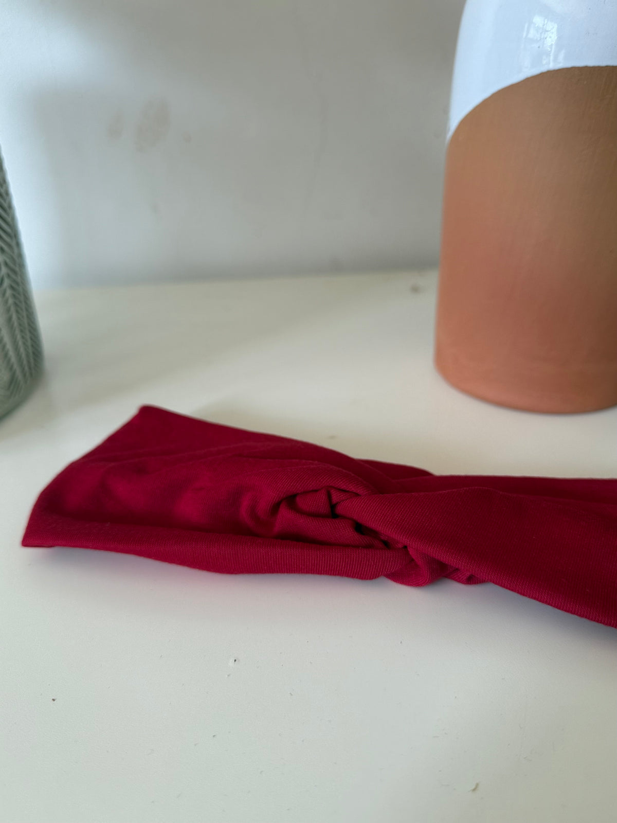 ✨ Bandeau cheveux noué – L’allié des matins pressés