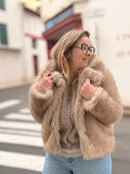 🧸 la fausse fourrure taupe canon – look chic & cosy