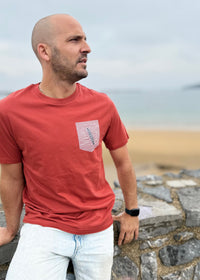 T-shirt Sakela EZ KEXA Terracota – Coton Ultra Doux | Marque Basque