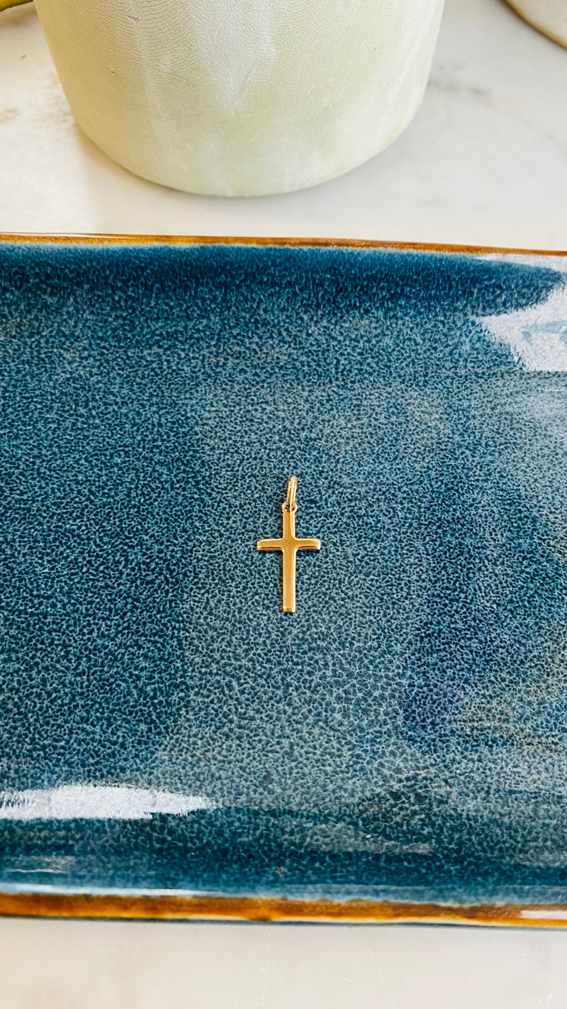 Croix simple en plaqué or