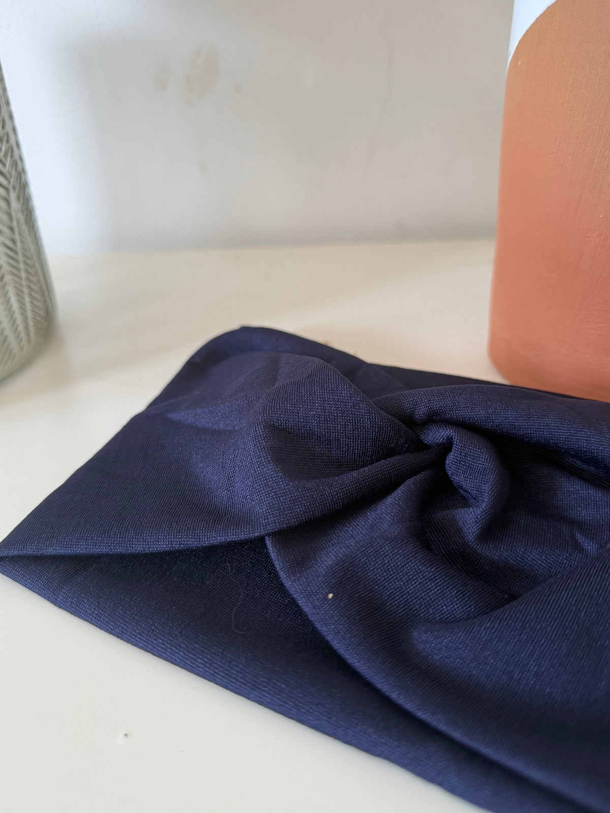 ✨ Bandeau cheveux épais croisé – Maintien parfait & confort absolu