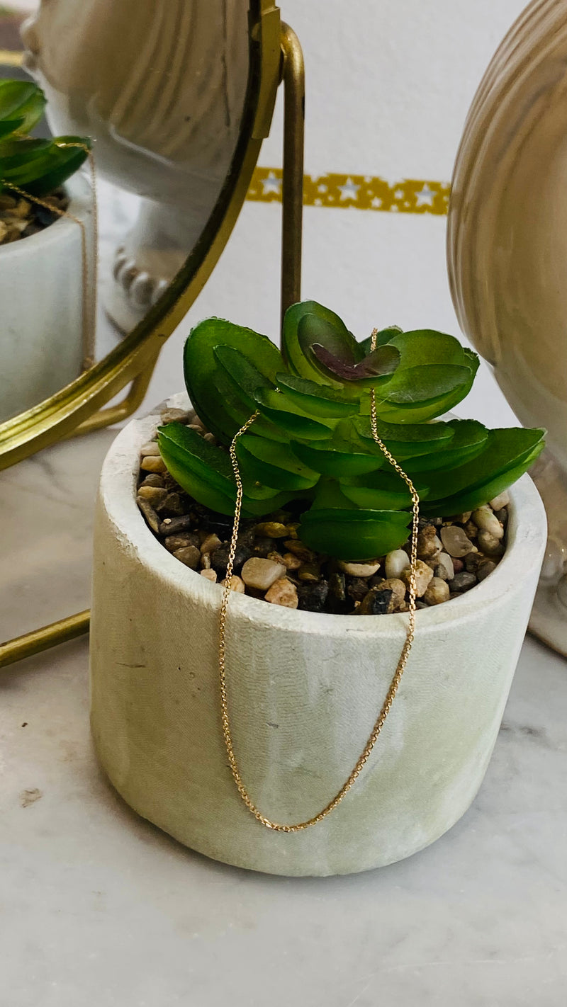 Chaîne en plaqué or. 42cm