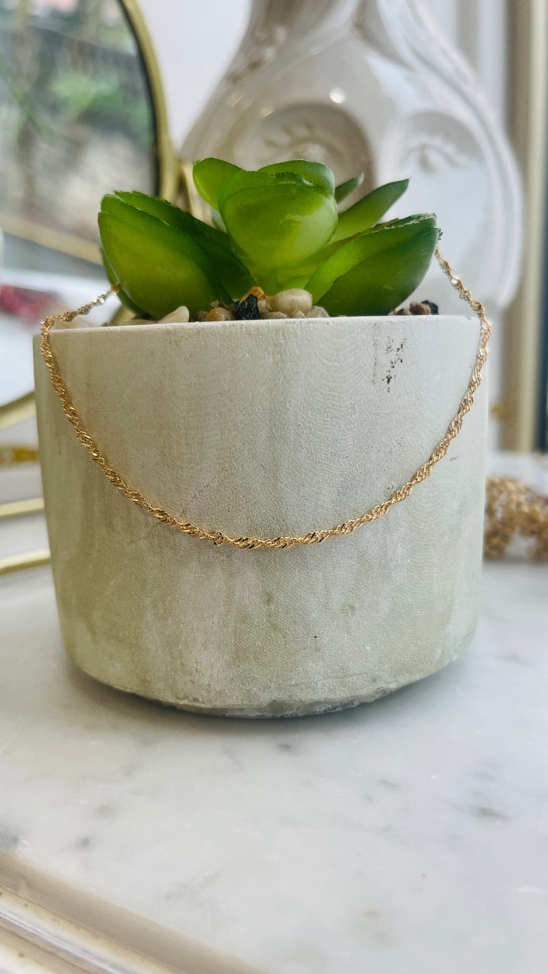 Chaîne en plaqué or- torsadée- 40cm