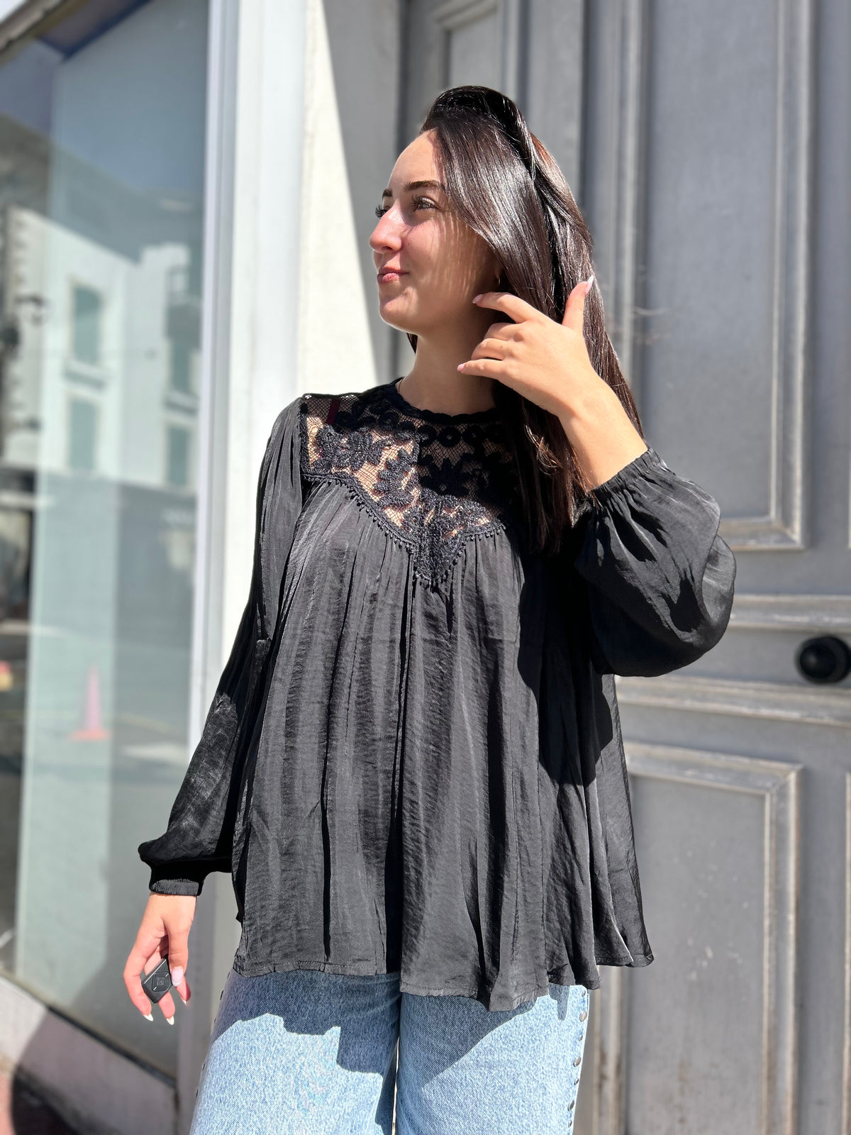 Blouse Fluide Plastron Dentelle – Femme