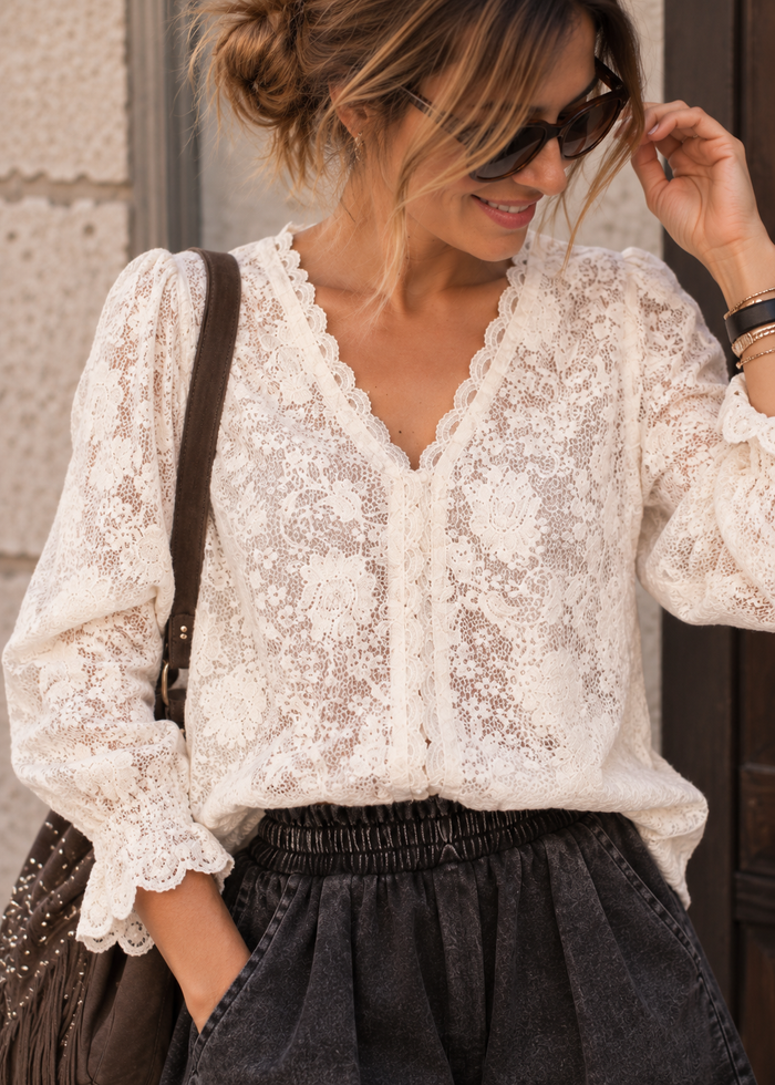 Blouse dentelle écrue bohème