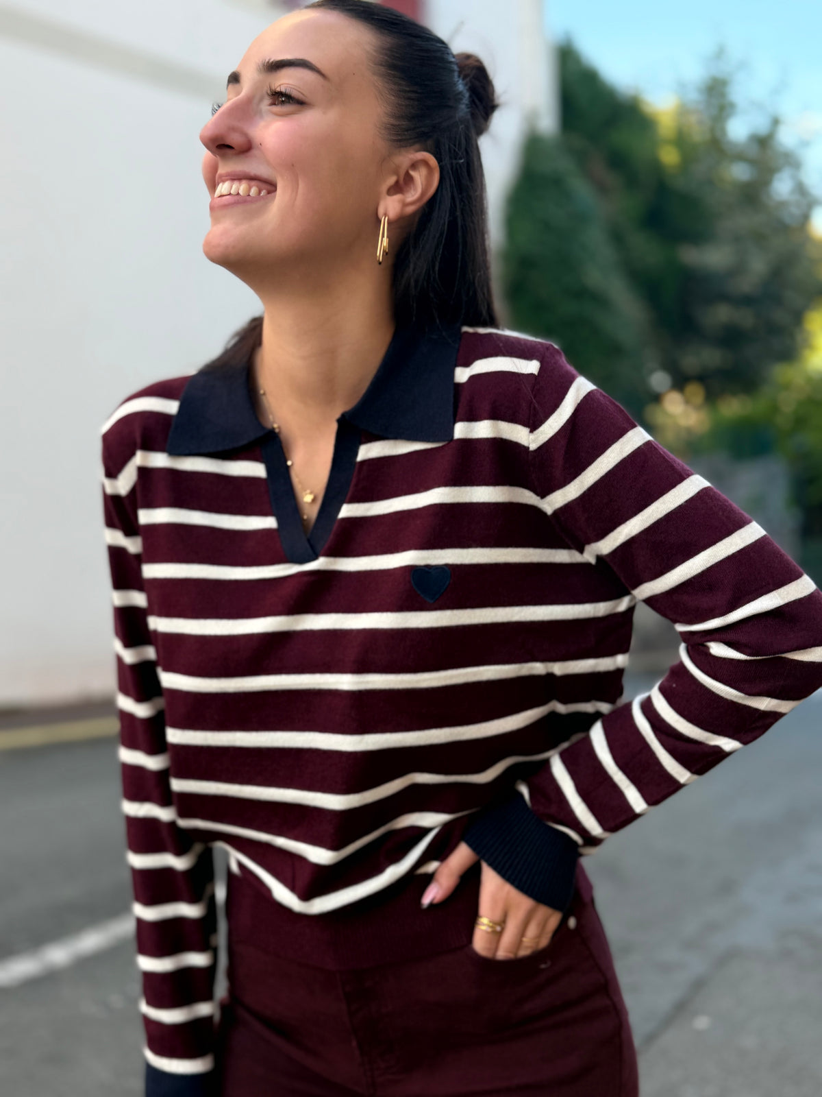 Pull femme col polo rayé bordeaux et crème – cœur brodé