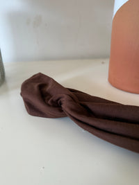 ✨ Bandeau cheveux noué – L’allié des matins pressés