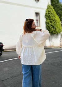 Blouse beige lain tendance 