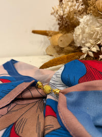 ✨ Foulard carré à aimant – L’élégance facile au quotidien