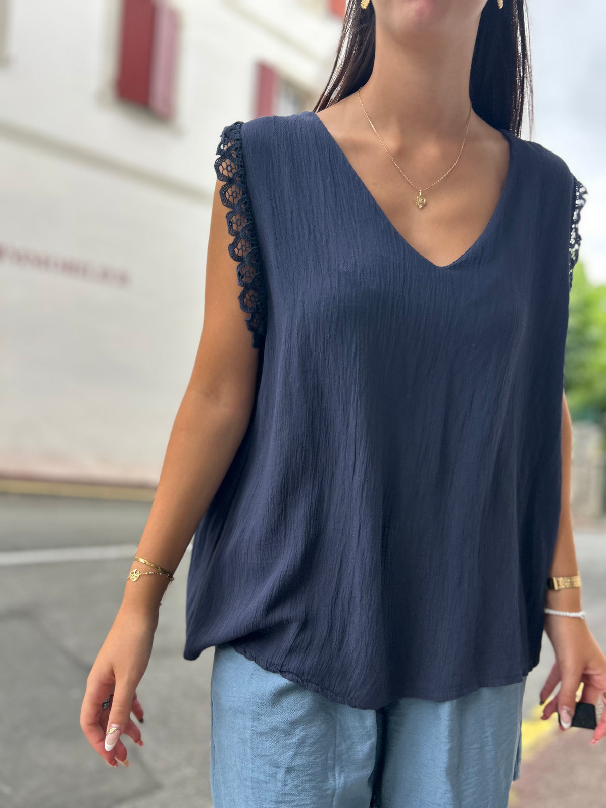 Débardeur - léger - broderie manches