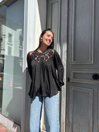 Blouse Fluide Plastron Dentelle – Femme
