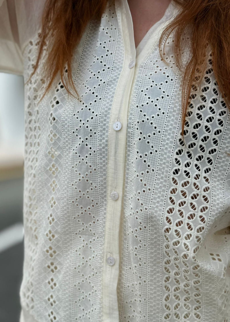 Blouse brodée tendance femme 