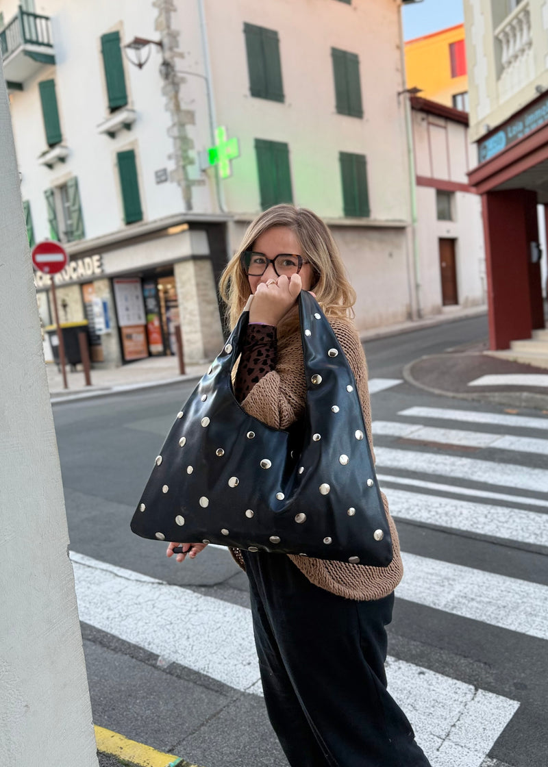 🖤 Sac allongé noir à clous – Le Rock Chic version chill