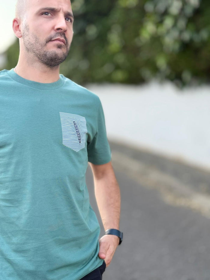 T-shirt Sakela EZ KEXA vert – Coton Ultra Doux | Marque Basque
