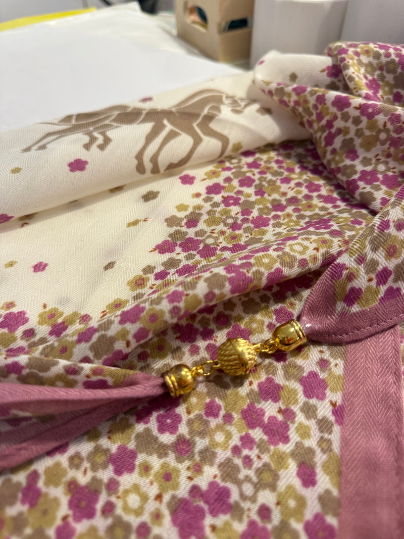 Foulard Carré Magnétique - Notre Bestseller