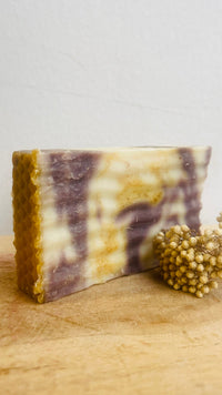 Savon artisanal - huile d'olive- propolis/miel