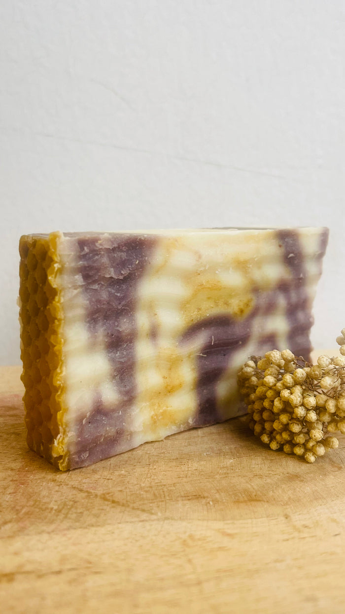 Savon artisanal - huile d'olive- propolis/miel