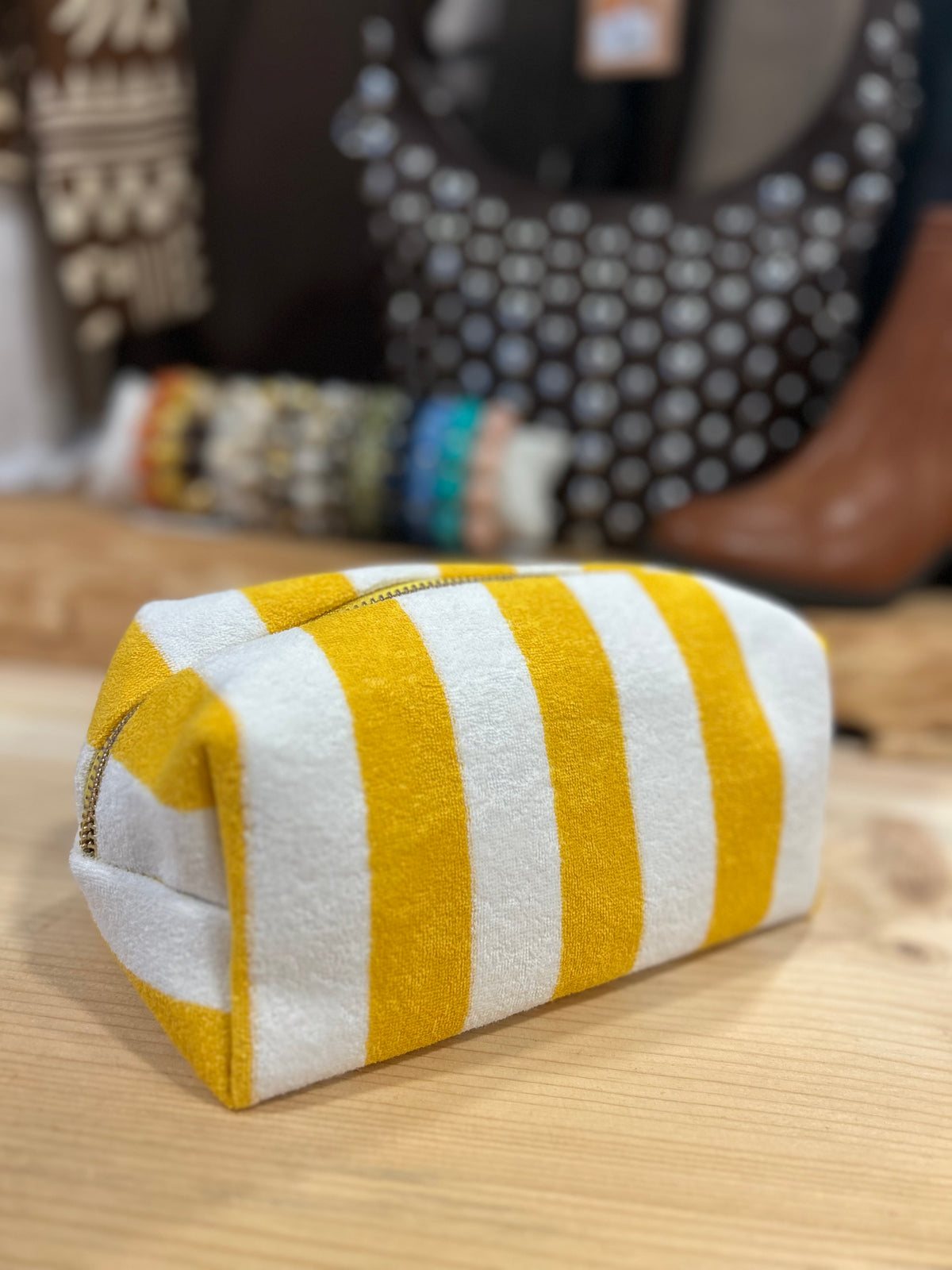 ☀️ Trousse rayée en matière éponge – Le crush de l’été