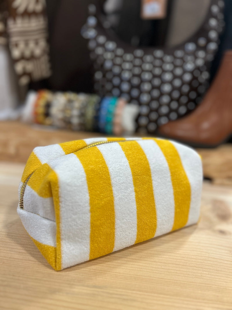 ☀️ Trousse rayée en matière éponge – Le crush de l’été