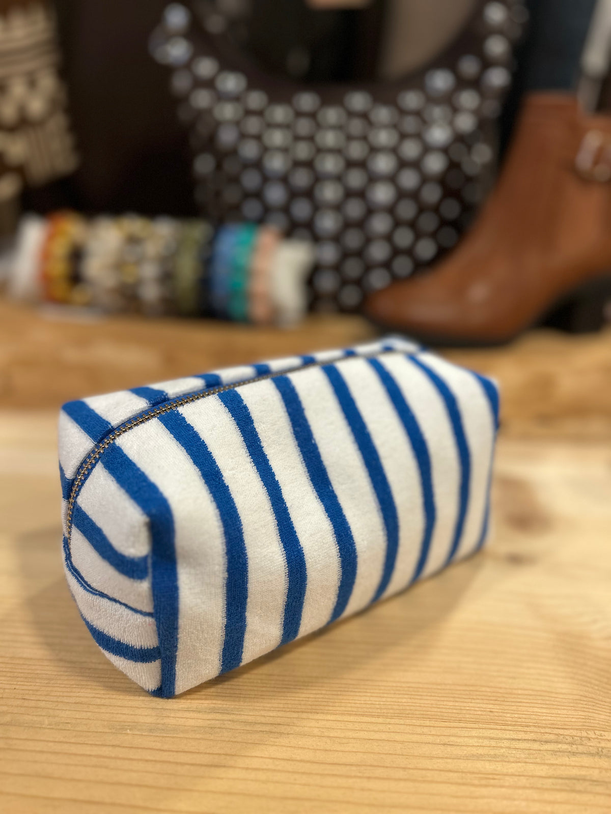 ☀️ Trousse rayée en matière éponge – Le crush de l’été