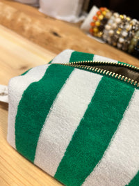 ☀️ Trousse rayée en matière éponge – Le crush de l’été