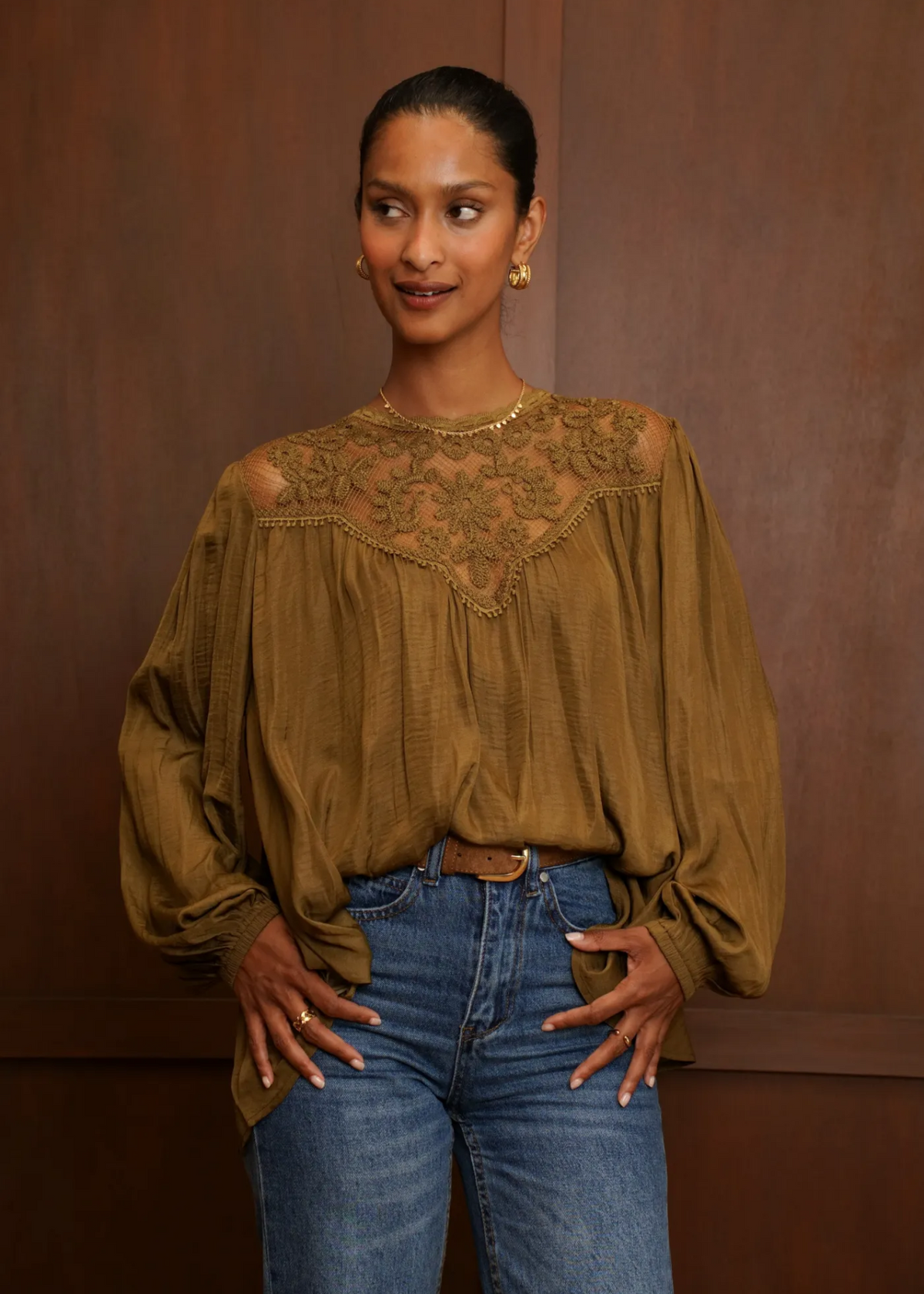 Blouse Fluide Plastron Dentelle – Femme