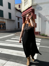 Robe Plissée Noire + Collier Offert