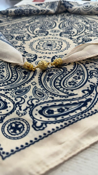 Foulard Carré Magnétique - Notre Bestseller