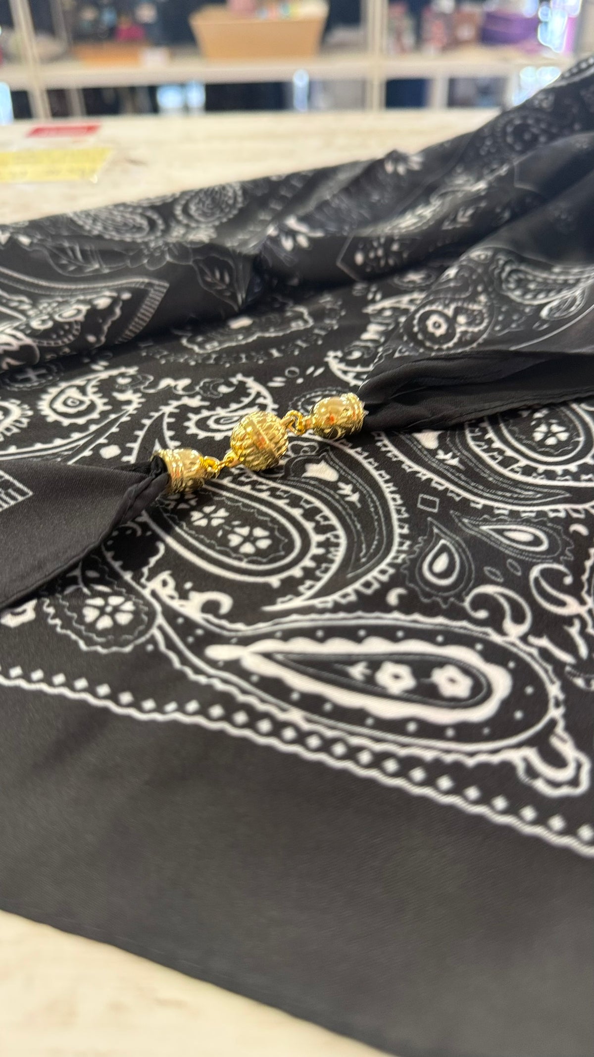 Foulard Carré Magnétique - Notre Bestseller