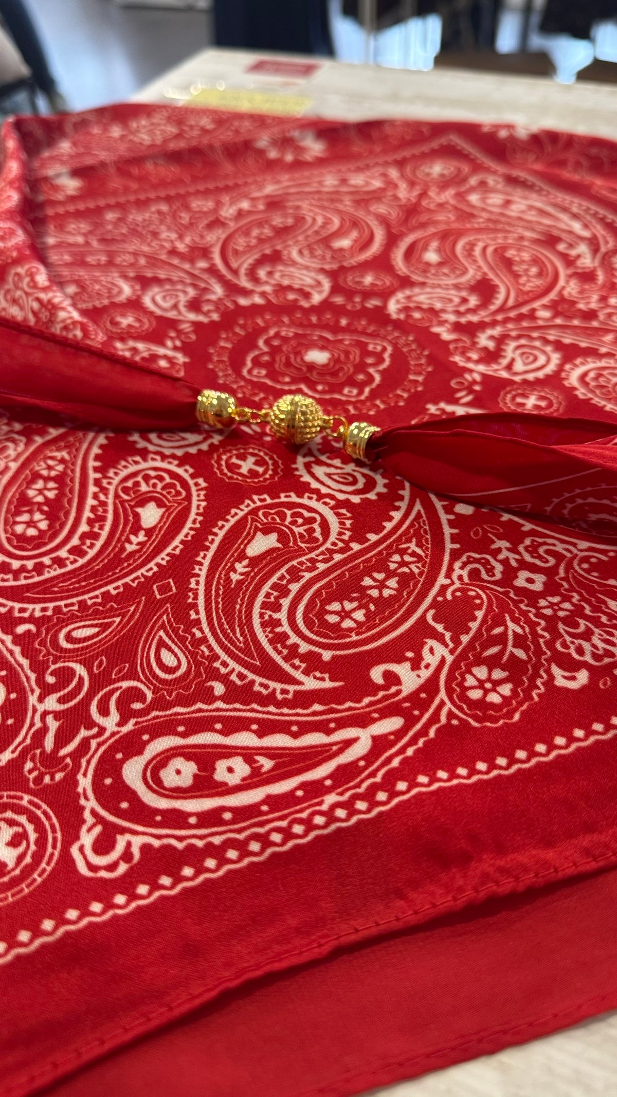 Foulard Carré Magnétique - Notre Bestseller