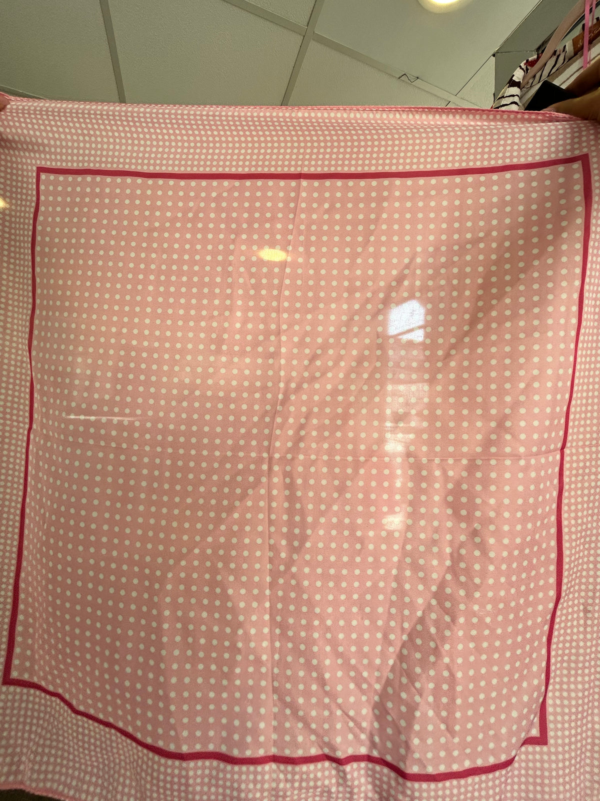 Foulard satiné imprimé été coloré - vue détail matière satinée - Modadom