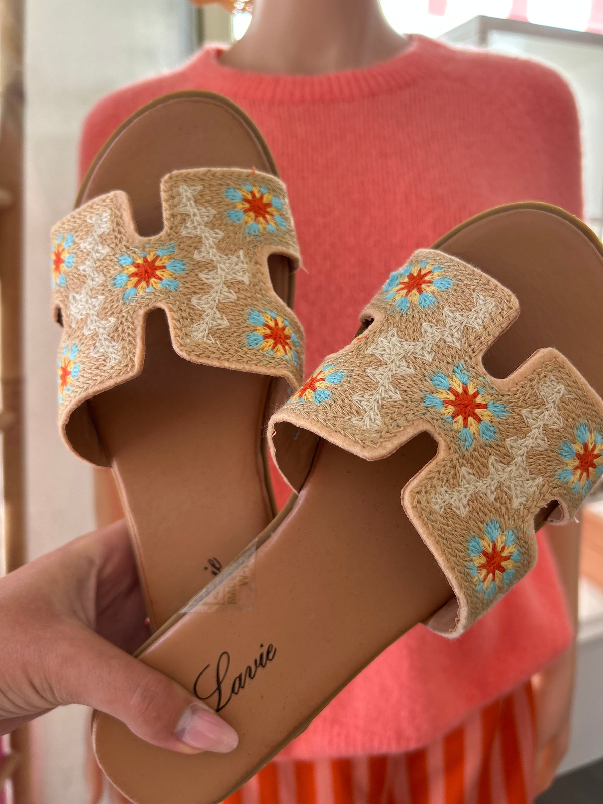 Claquettes Brodées Fleurs