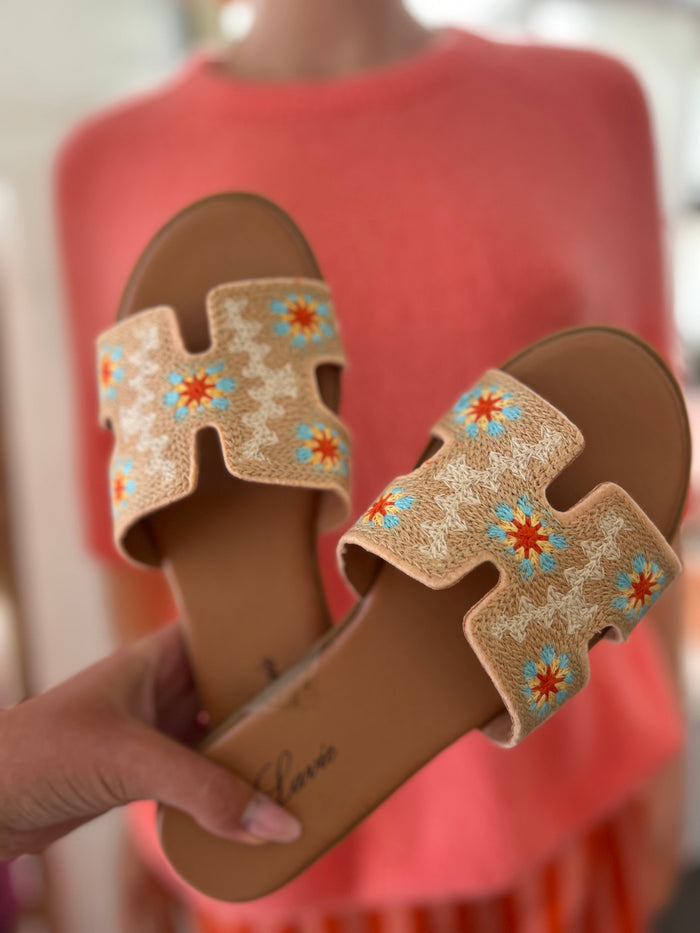 Claquettes Brodées Fleurs
