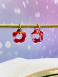 Ose le rouge avec ces mini créoles rouges en acier inoxydable ! 🔥 Avec leur fleur en résine éclatante, ces créoles apportent une touche de courage et de passion à ton look. Parfaites pour briller en soirée ou ajouter du caractère à une tenue décontractée, elles sont un incontournable pour ajouter du peps à ton style. ❤️
Un bijou qui ne passera pas inaperçu ! 🔥