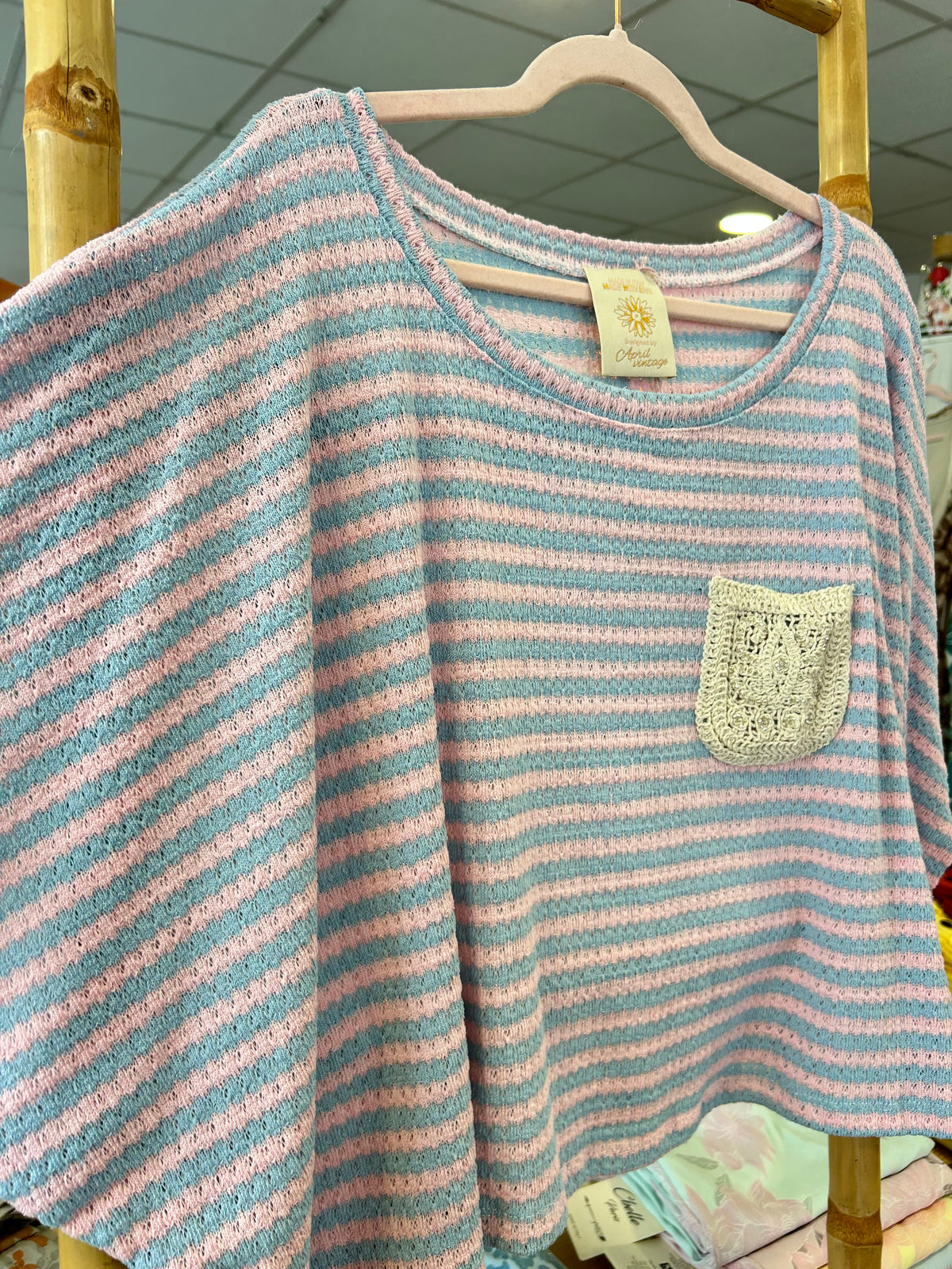 Tee shirt rayé en maille légère 