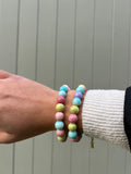 🌈 Bracelet Perlé Élastique – Couleurs Arc-en-Ciel & Bonne Humeur