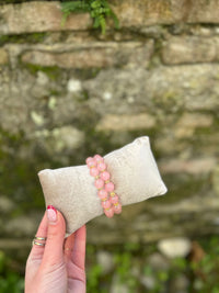 ✨ Bracelet Perlé Élégance Pastel – Détails Dorés