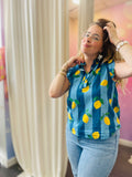 tres belle blouse bleu rayée avec quelques citrons, et boutons