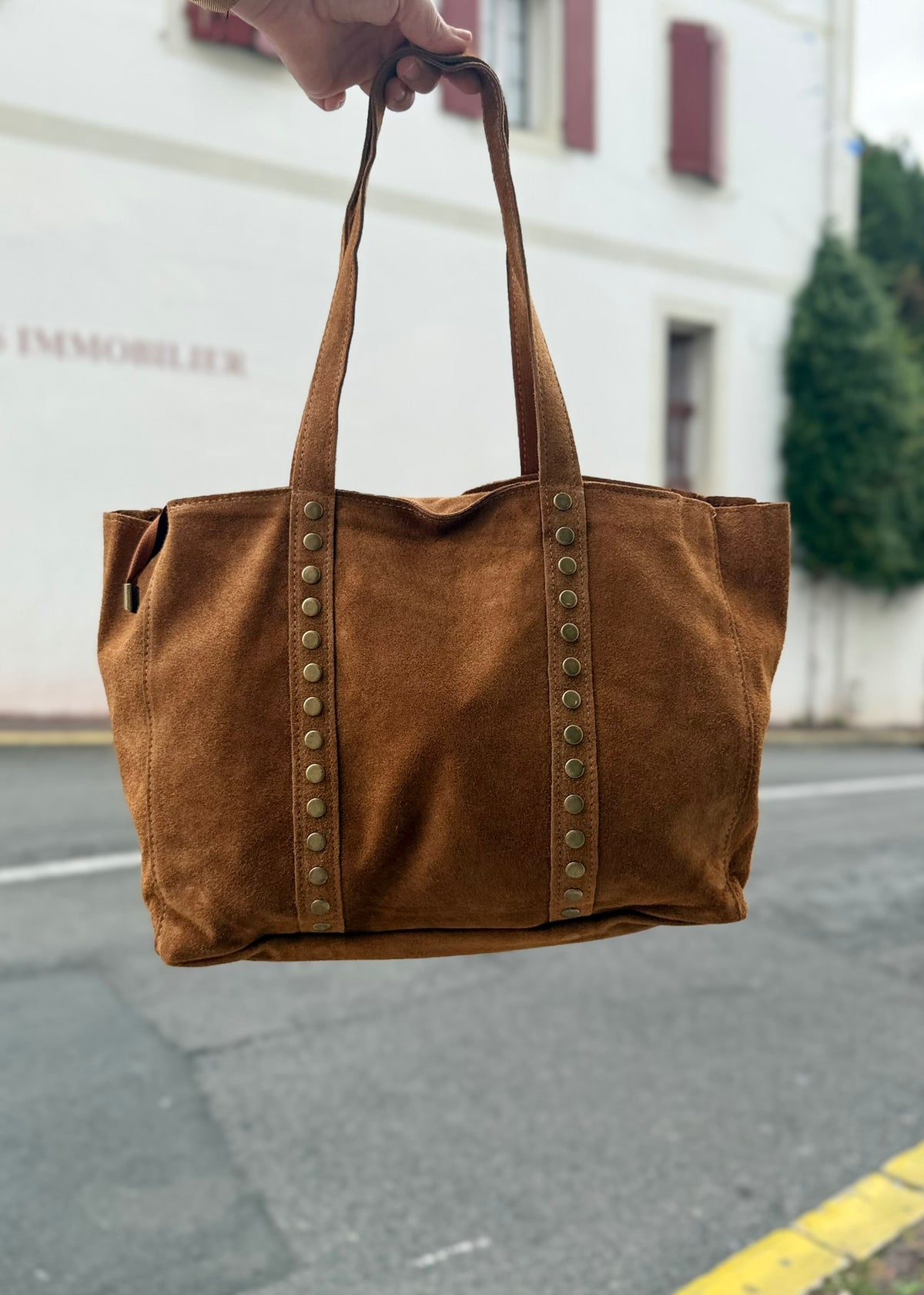 Cabas en cuir daim clouté – Kaki & Camel