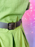 ceinture large marron avec boucle dorée