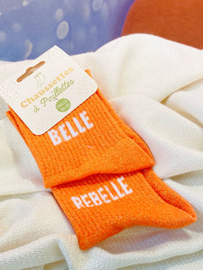 🧦 Chaussettes à paillettes – "BELLE / REBELLE" (Orange punchy)