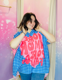 Vue arrière de la chemise "Peace & Love" avec des couleurs vives et un imprimé palmier tropical.