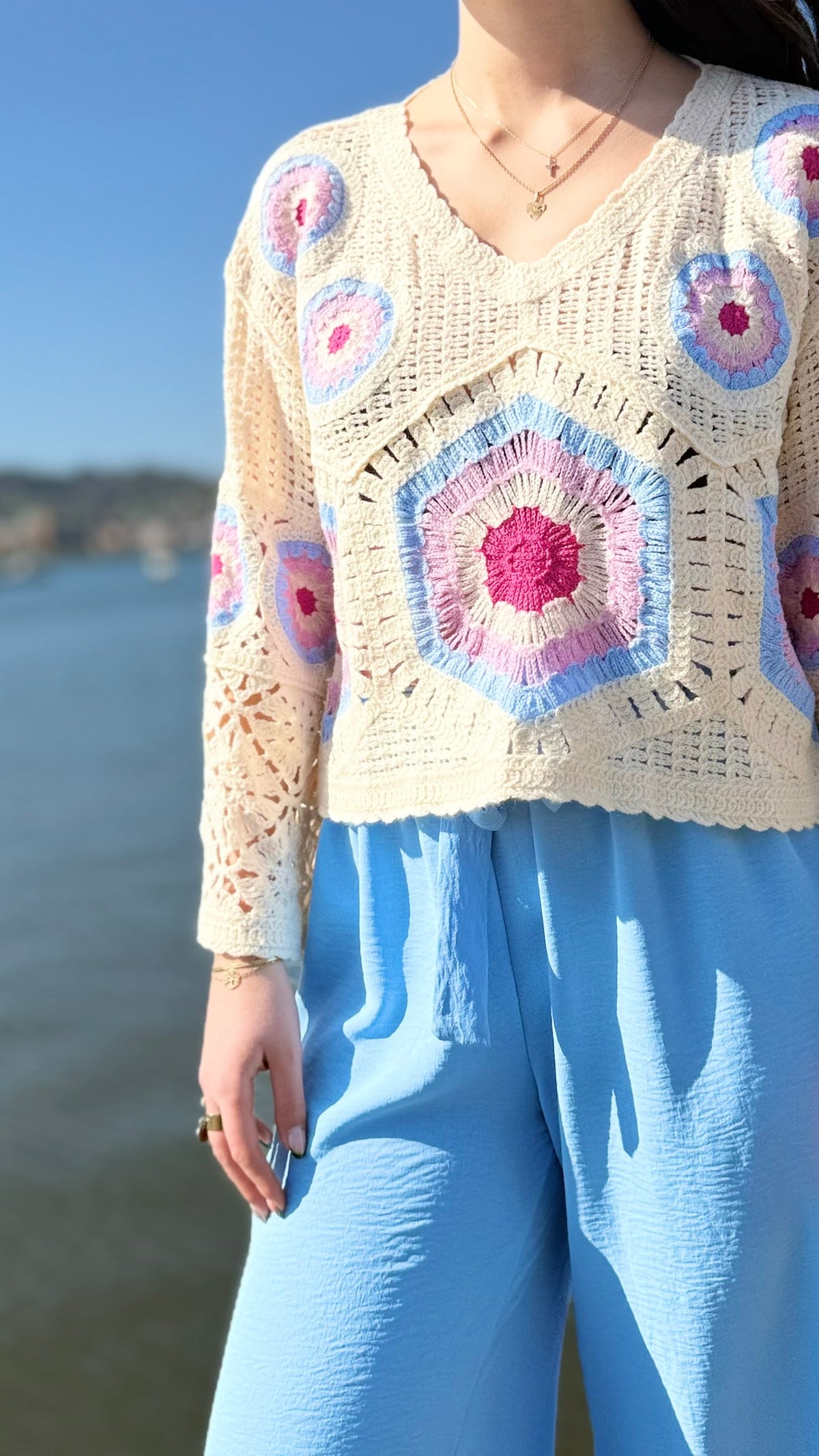 Crop Top Crochet Rose et Bleu