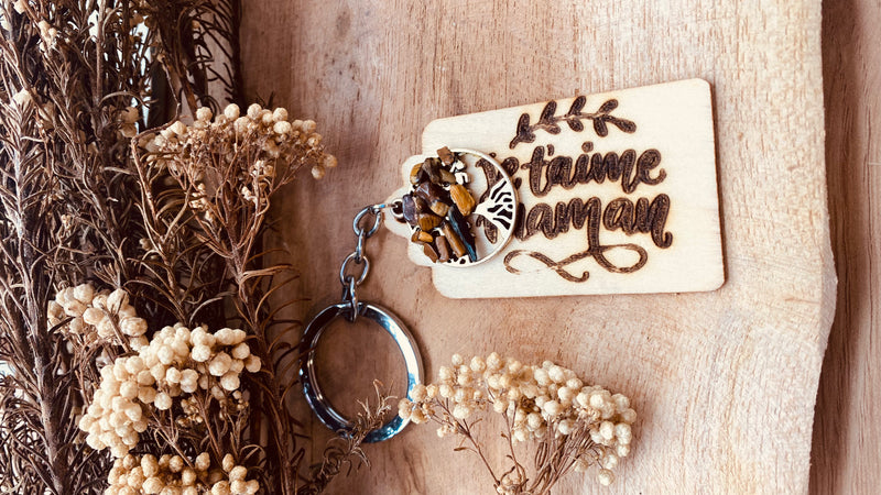 Porte clé en bois pierre semi précieuse«je t’aime Maman »